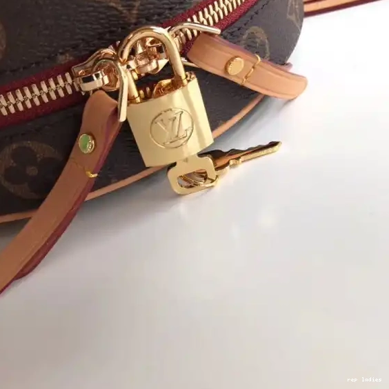 Cheap PETITE Louis CHAPEAU BOITE Vuitton 0506